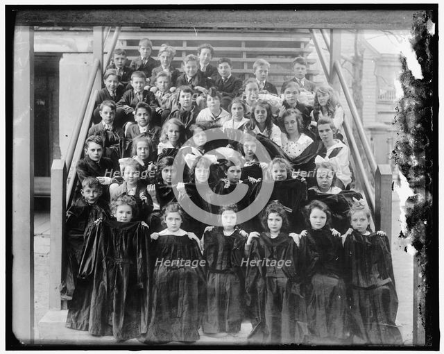 Red Cross, between 1910 and 1920. Creator: Harris & Ewing.