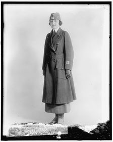 Red Cross, between 1910 and 1920. Creator: Harris & Ewing