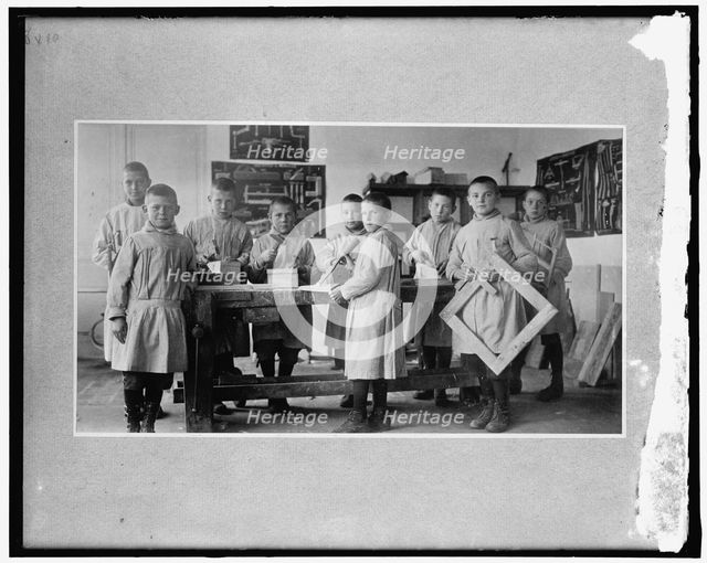 Red Cross, between 1910 and 1920. Creator: Harris & Ewing.
