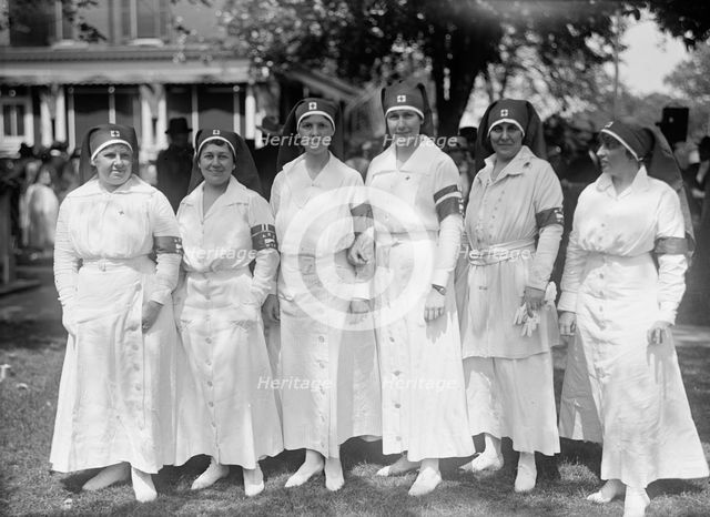 Red Cross Comforts Committee, 1917. Creator: Harris & Ewing.