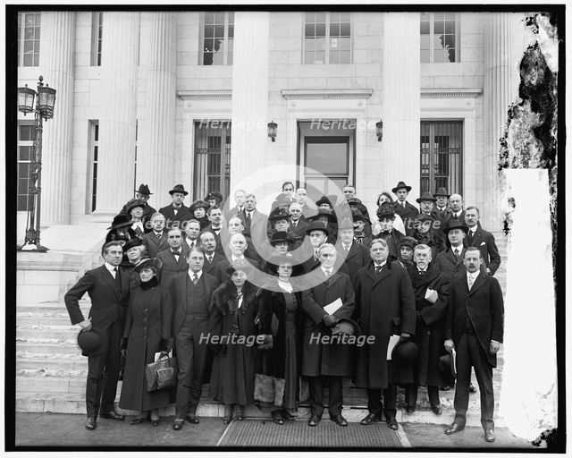 Red Cross (grp), between 1910 and 1920. Creator: Harris & Ewing.