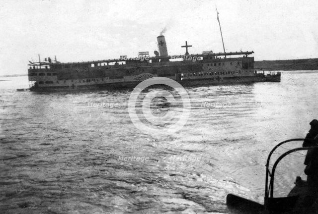Red Cross river boat going up the Tigris River, Mesopotamia, WWI, 1918. Artist: Unknown