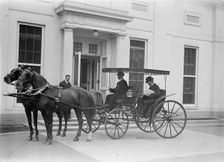 Redfield, William Cox Rep. from New York, 1911-1913; Sec. of Commerce, 1913-1919. Incarriage, 1913. Creator: Harris & Ewing