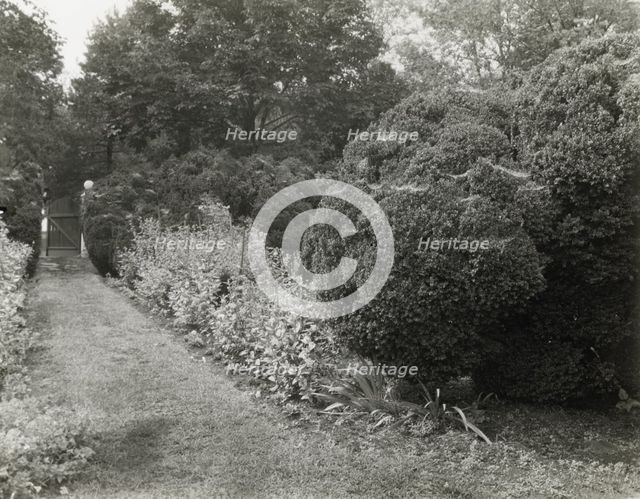 "Redlands," Polly Coles and Sally Randolph Carter house, Carter's..., Covesville, Virginia, 1926. Creator: Frances Benjamin Johnston.