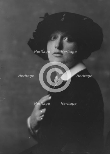 Reed, Florence, Miss, portrait photograph, 1916 Oct. 5. Creator: Arnold Genthe.