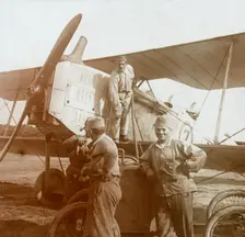 Refuelling biplane, c1914-c1918