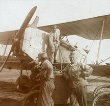 Refuelling biplane, c1914-c1918