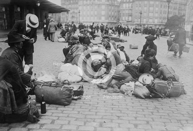 Refugees, Gare de Lyon, Paris, between c1914 and c1915. Creator: Bain News Service.