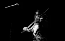Regina Carter, Ronnie Scott's, Soho, London, October, 2000. Artist: Brian O'Connor
