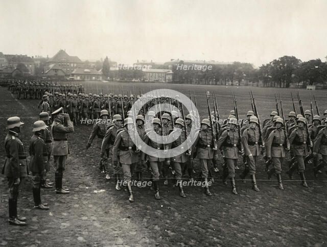 Reichswehr parade for President Hindenburg's birthday, October 2 1933. Artist: Unknown.
