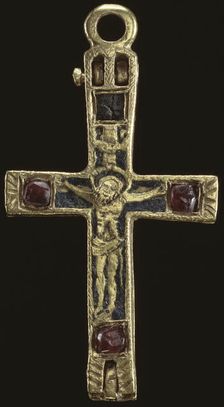 Reliquary pendant cross, medieval