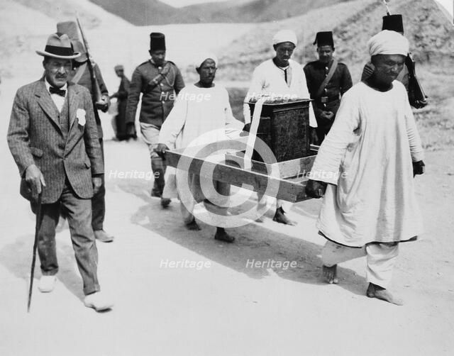 Removal of the gilt shrine from the Tomb of Tutankhamun, Valley of the Kings, Egypt, 1922-1923. Artist: Harry Burton