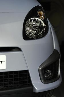 Renault Twingo Sport - launch 2007. Artist: Simon Clay