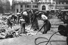 Renewing the roads on the Grands Boulevards, Paris, 1931.Artist: Ernest Flammarion