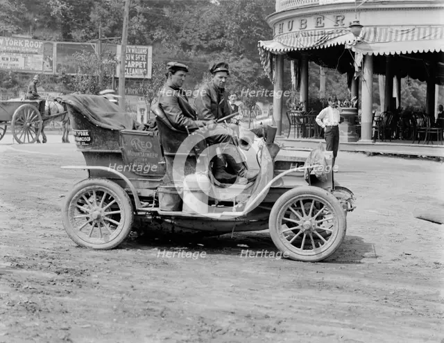 REO Mountaineer, New York to San Francisco and back, between 1900 and 1905. Creator: Unknown.