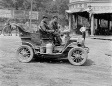 REO Mountaineer, New York to San Francisco and back, between 1900 and 1905. Creator: Unknown