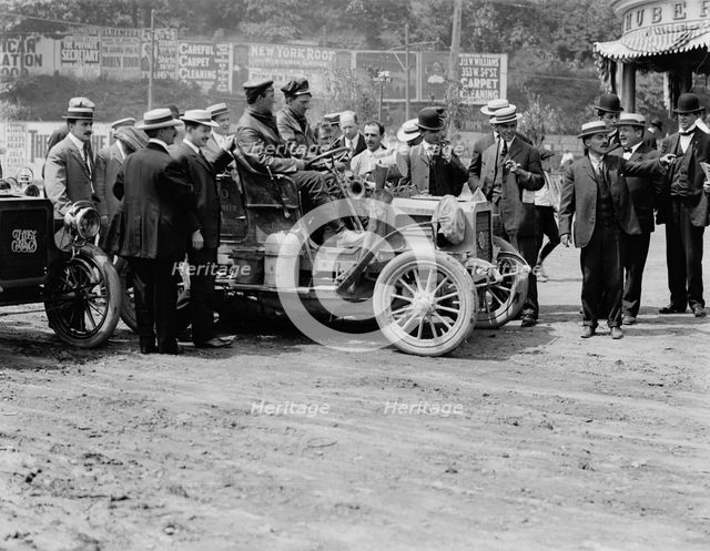 REO Mountaineer, New York to San Francisco and back, between 1900 and 1905. Creator: Unknown.
