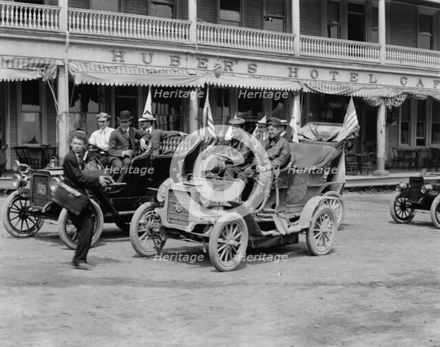 REO Mountaineer, New York to San Francisco and back, between 1900 and 1905. Creator: Unknown.