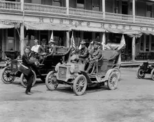 REO Mountaineer, New York to San Francisco and back, between 1900 and 1905. Creator: Unknown