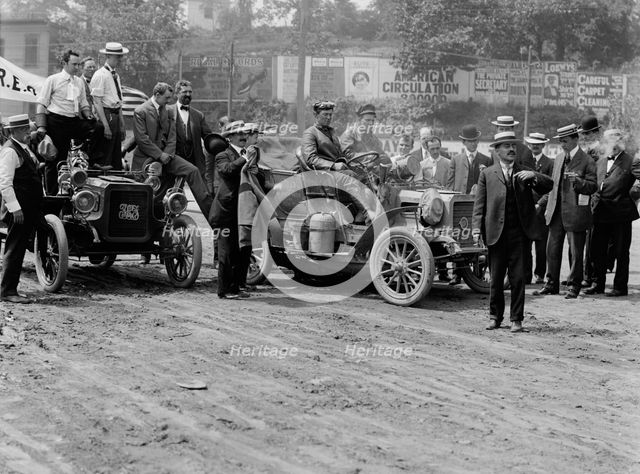 REO Mountaineer, New York to San Francisco and back, between 1900 and 1905. Creator: Unknown.
