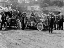 REO Mountaineer, New York to San Francisco and back, between 1900 and 1905. Creator: Unknown