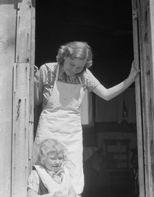 Resettlement clients to be moved from Widtsoe area to farm in another county of Utah, 1936. Creator: Dorothea Lange