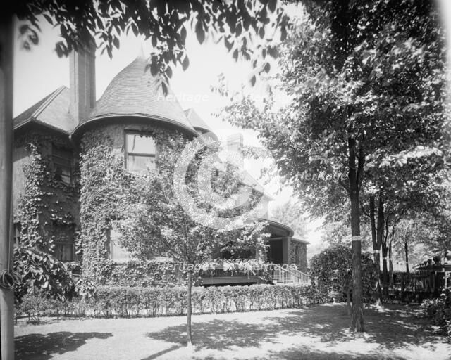 Residence of Mr. William Robbins, Walkerville, Ont., between 1905 and 1915. Creator: Unknown.