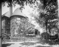 Residence of Mr. William Robbins, Walkerville, Ont., between 1905 and 1915. Creator: Unknown