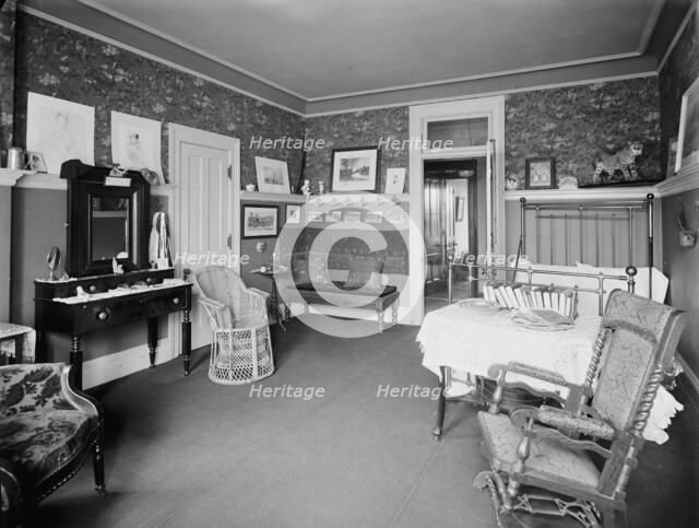 Residence of Mrs. H.C. Parke, bed room, Detroit, Mich., between 1900 and 1905. Creator: Unknown.
