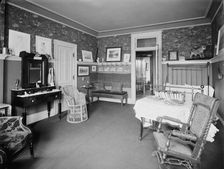 Residence of Mrs. H.C. Parke, bed room, Detroit, Mich., between 1900 and 1905. Creator: Unknown