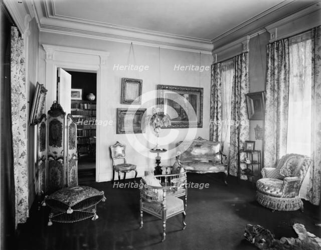 Residence of Mrs. H.C. Parke, parlor, Detroit, Mich., between 1900 and 1910. Creator: Unknown.