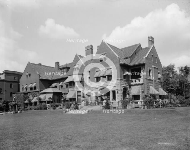 Residence of Franklin H. Walker, 850 Jefferson Avenue, Detroit, Mich., between 1905 and 1915. Creator: Unknown.