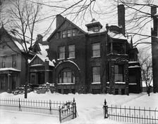 Residence of Hervie Wetzel, Detroit, Mich., between 1905 and 1915. Creator: Unknown