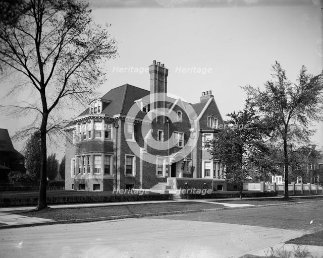 Residence of L.H. Jones, Detroit, Mich., between 1900 and 1910. Creator: Unknown.