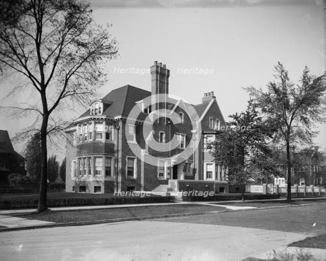 Residence of L.H. Jones, Detroit, Mich., between 1900 and 1910. Creator: Unknown.
