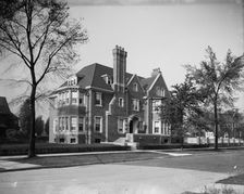 Residence of L.H. Jones, Detroit, Mich., between 1900 and 1910. Creator: Unknown