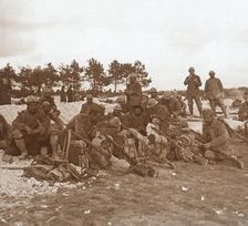 Rest stop, Champagne, northern France, c1914-c1918