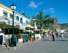 Restaurant, Puerto de Mogan, Gran Canaria, Canary Islands. Creator: Peter Thompson