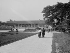Resting house, Jackson Park, Chicago, Ill., c1907. Creator: Unknown
