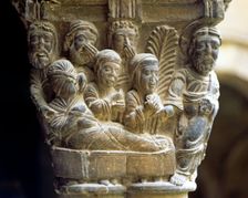 Resurrection of Lazarus, decoration of a capital in the cloister of the cathedral