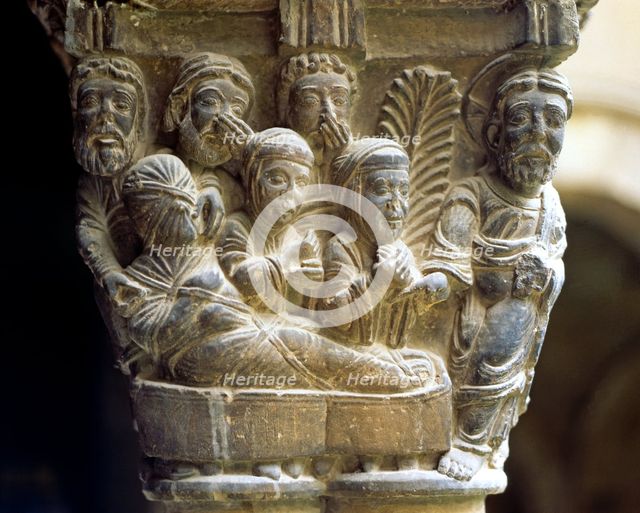 Resurrection of Lazarus, decoration of a capital in the cloister of the cathedral.