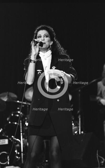 Rita Coolidge, Assembley Halls, Worthing, 1988.   Artist: Brian O'Connor.