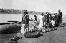 River craft laden with melons, Tigris River, Baghdad, Iraq, 1917-1919