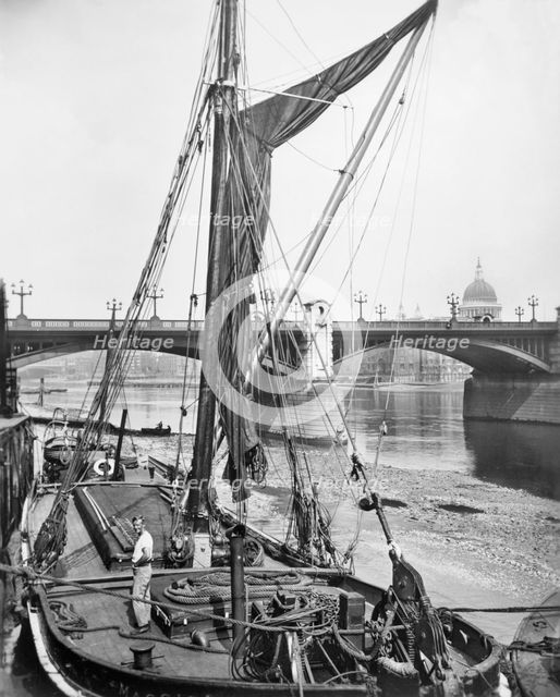 River barge at Southwark Bridge, London. Creator: Unknown.