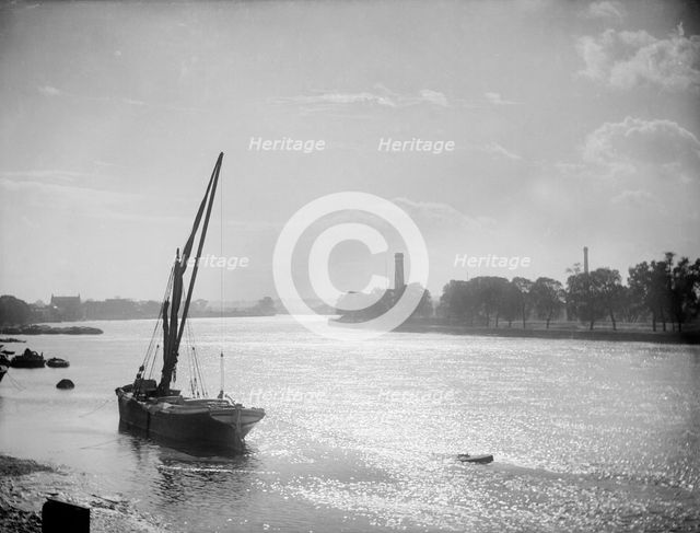 River Thames, Hammersmith, London, c1860-1922. Artist: Henry Taunt
