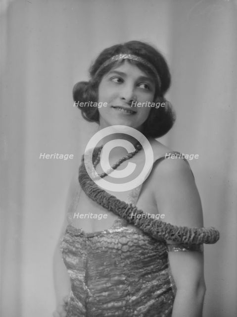 Ricardo, Bessie, Miss, portrait photograph, not before 1917. Creator: Arnold Genthe.