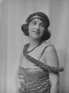 Ricardo, Bessie, Miss, portrait photograph, not before 1917. Creator: Arnold Genthe