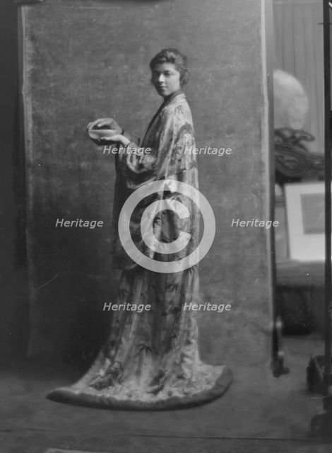 Rice, Virginia, Miss, portrait photograph, 1916. Creator: Arnold Genthe.
