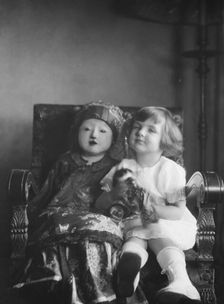 Rice, Isaac, Mrs., grandaughter of, portrait photograph, 1920 July 26. Creator: Arnold Genthe