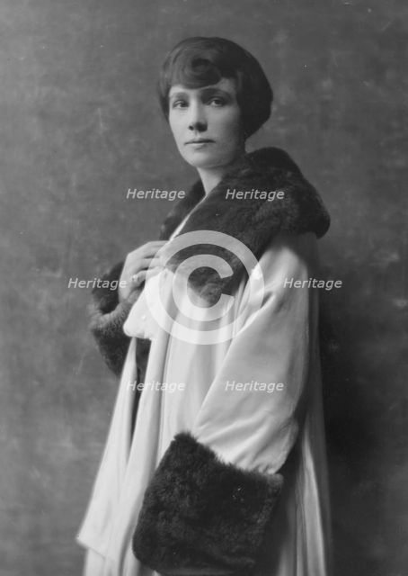 Rice, S.A., Mrs., portrait photograph, 1916 Mar. 14. Creator: Arnold Genthe.